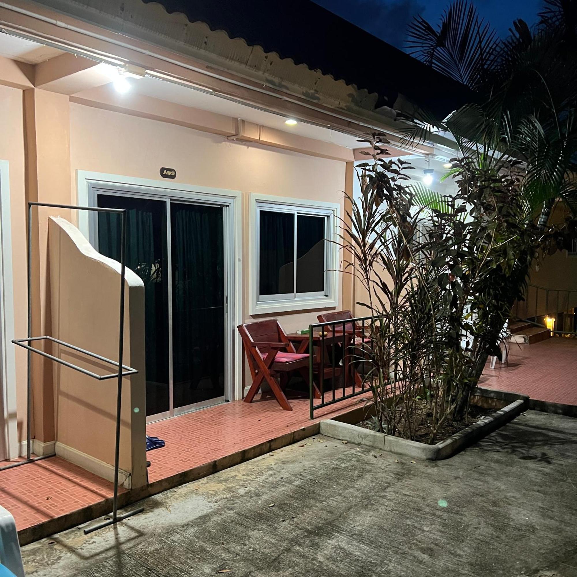 Kata Villa Merit Hill Bungalows Karon Bagian luar foto