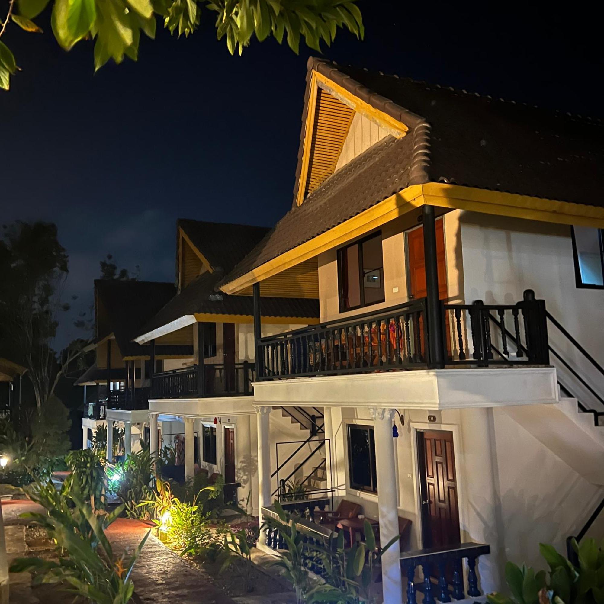 Kata Villa Merit Hill Bungalows Karon Bagian luar foto