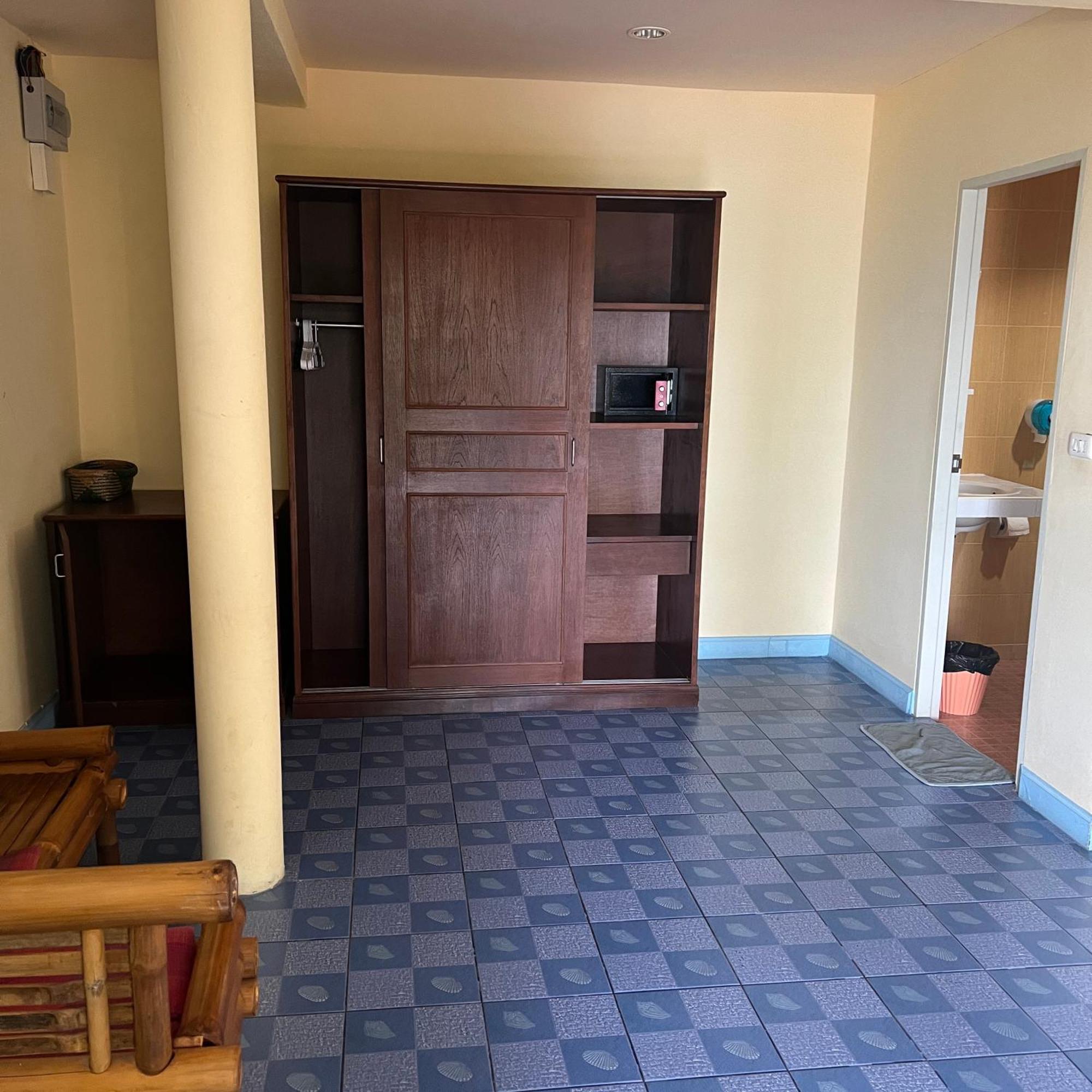 Kata Villa Merit Hill Bungalows Karon Bagian luar foto
