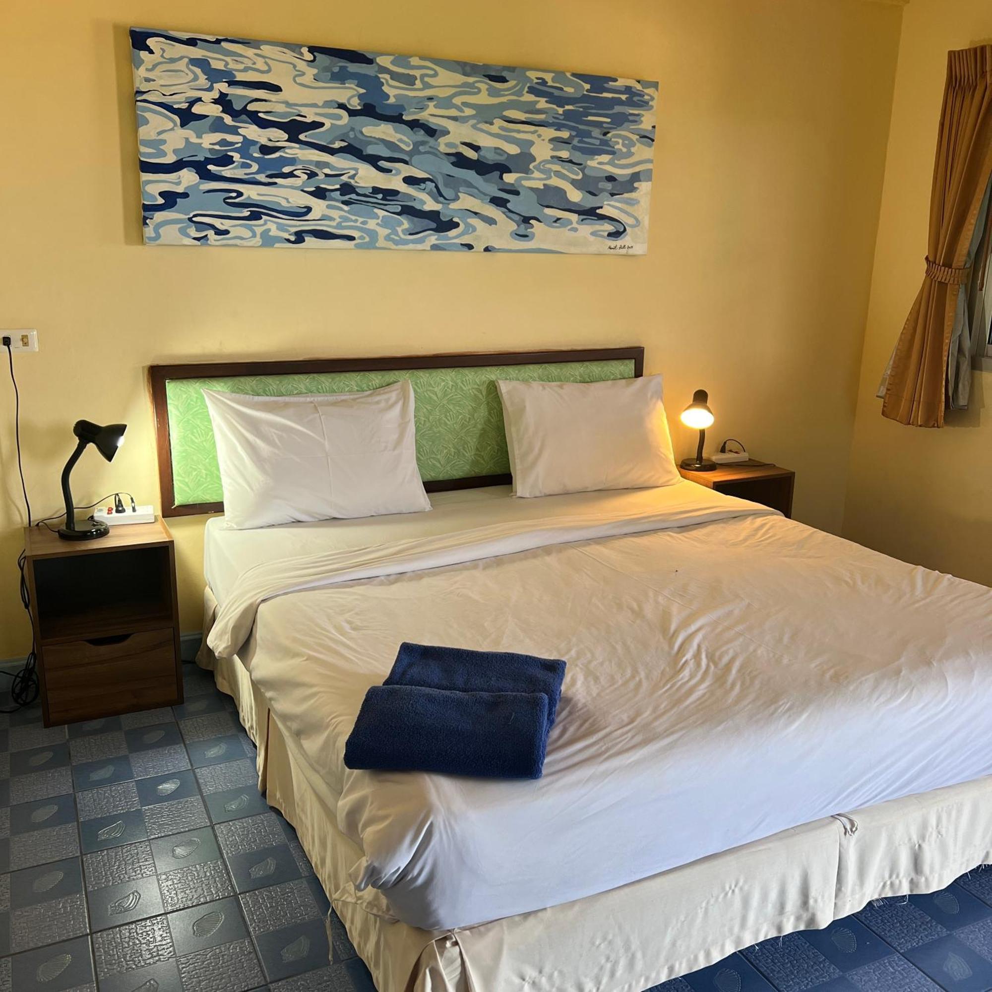 Kata Villa Merit Hill Bungalows Karon Bagian luar foto