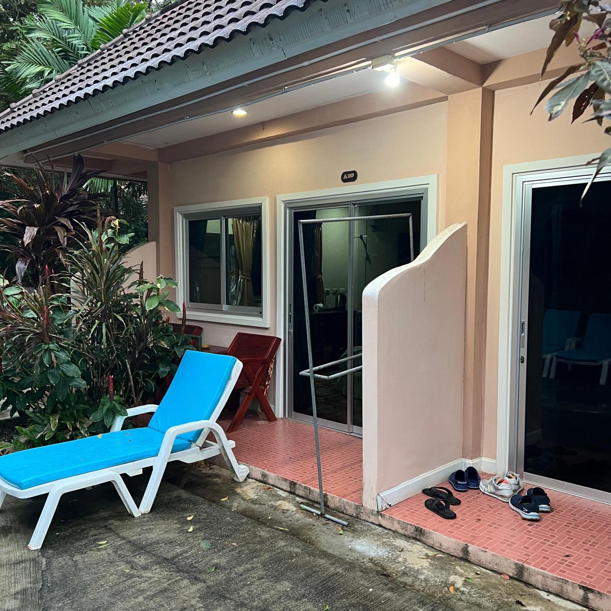 Kata Villa Merit Hill Bungalows Karon Bagian luar foto