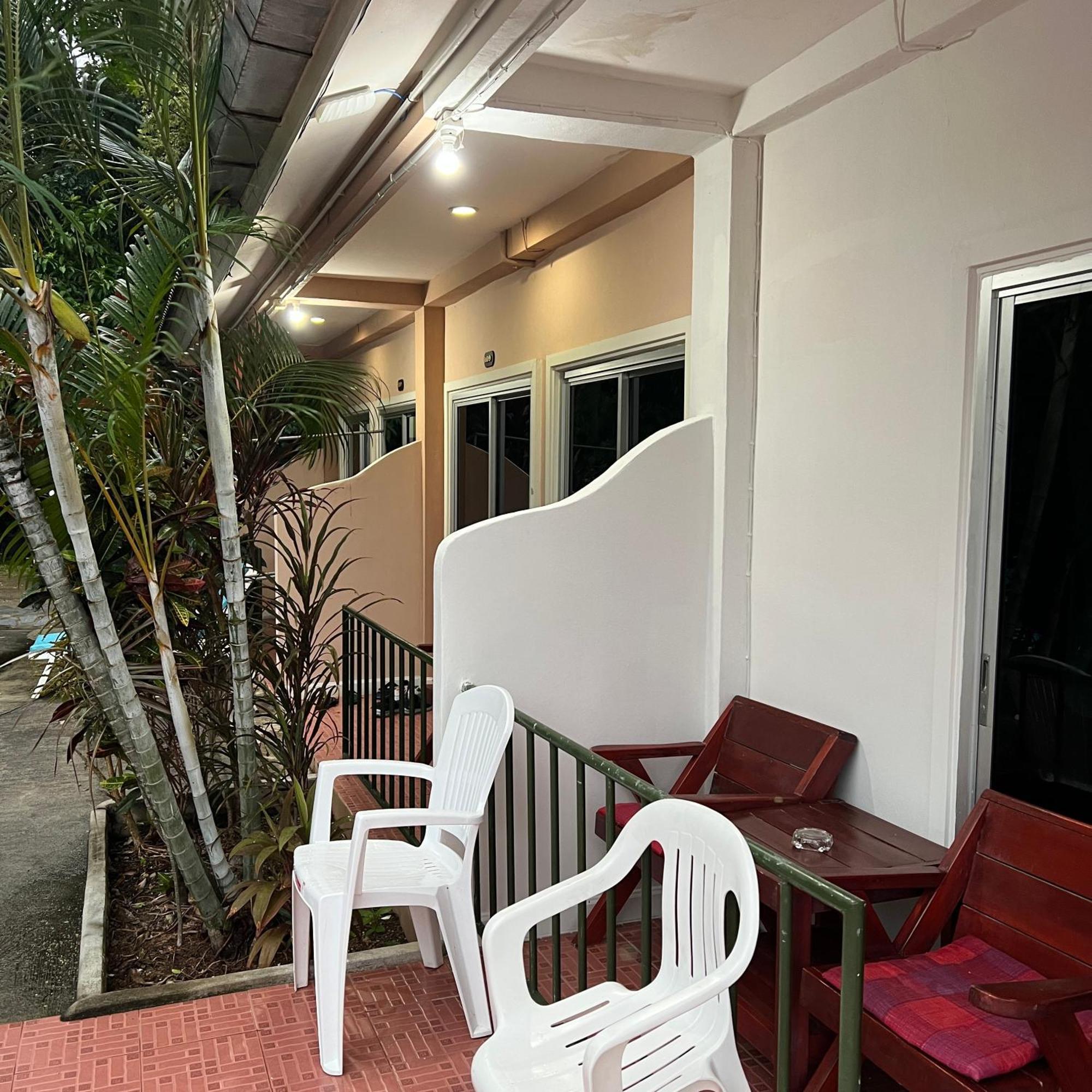 Kata Villa Merit Hill Bungalows Karon Bagian luar foto