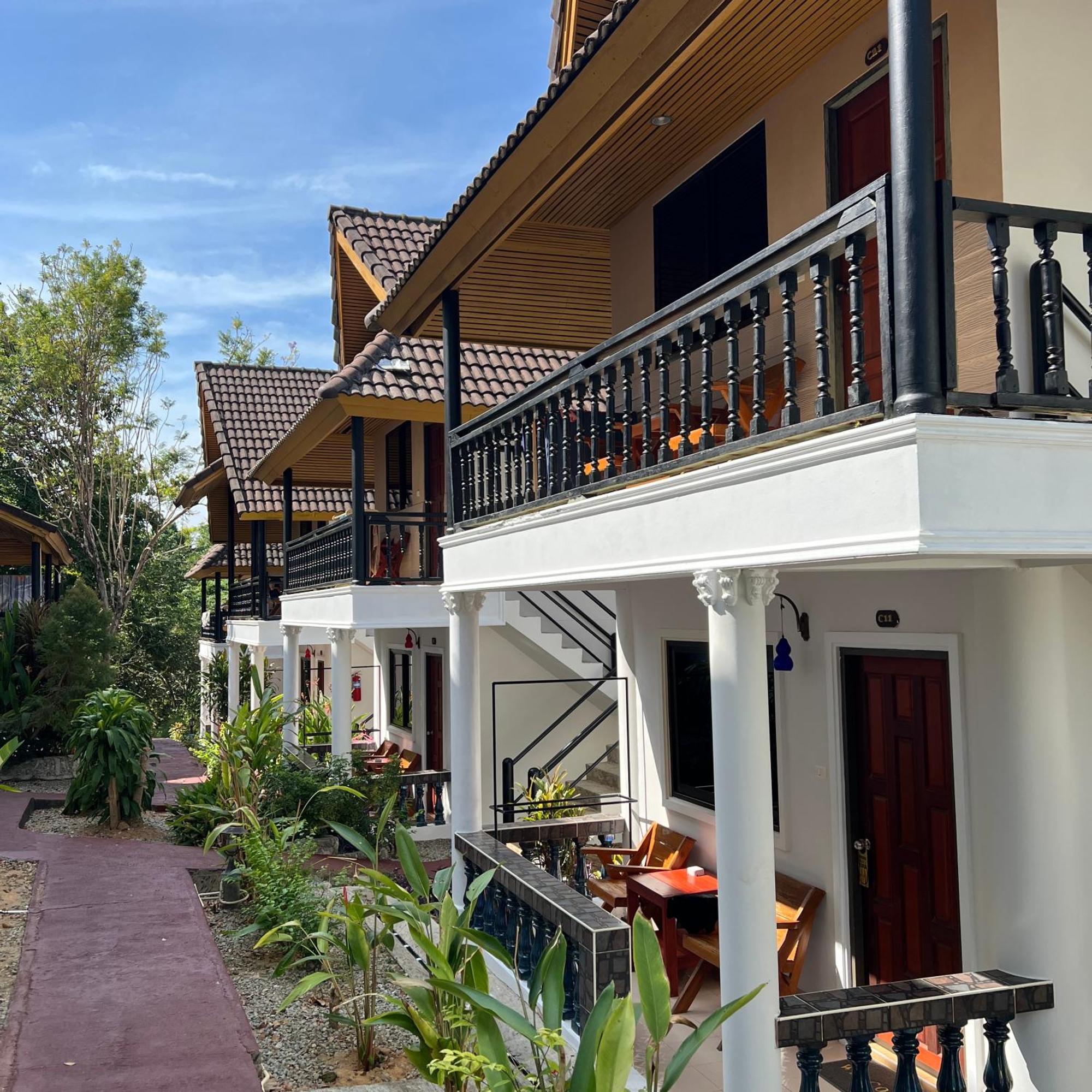 Kata Villa Merit Hill Bungalows Karon Bagian luar foto