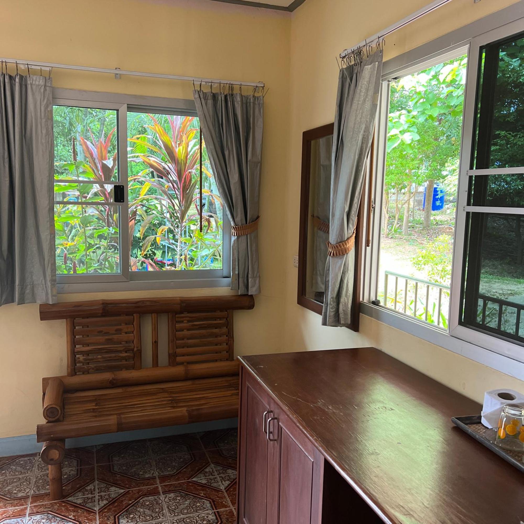Kata Villa Merit Hill Bungalows Karon Bagian luar foto