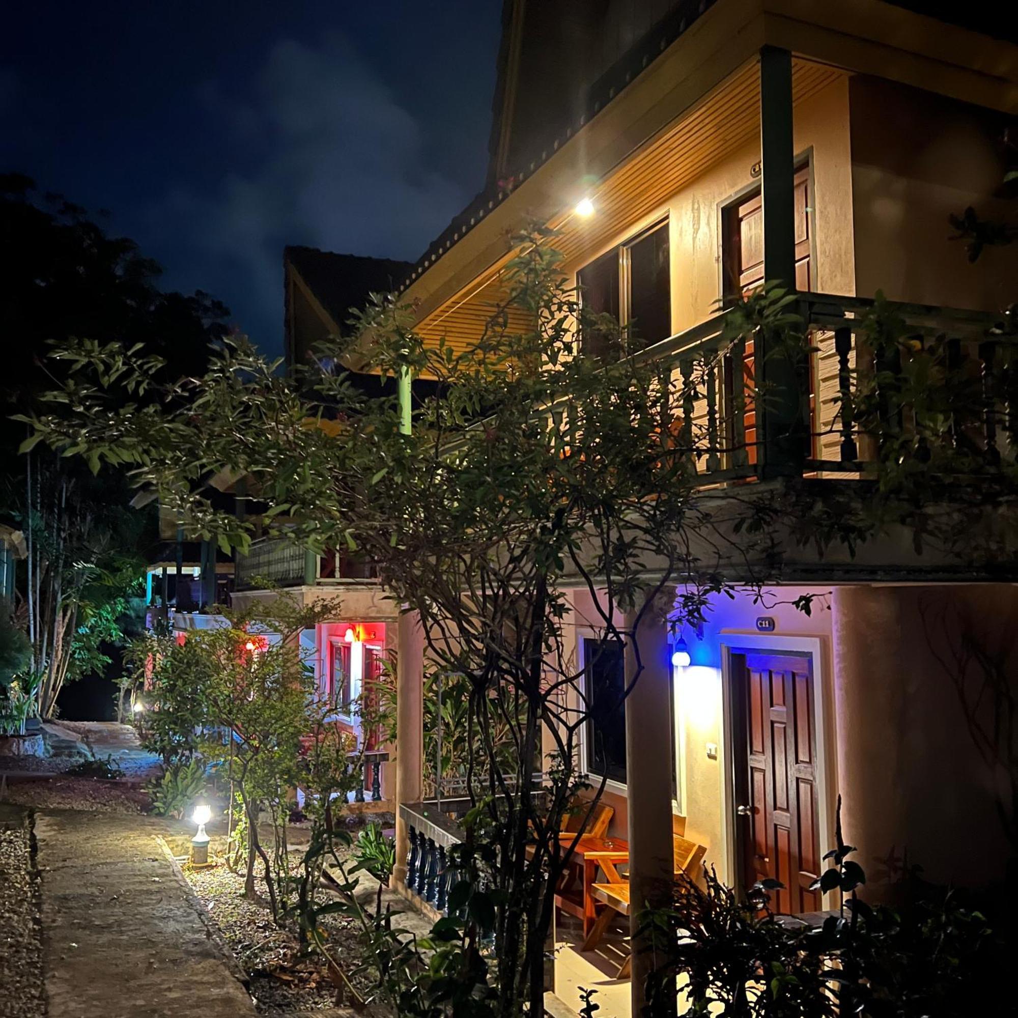 Kata Villa Merit Hill Bungalows Karon Bagian luar foto