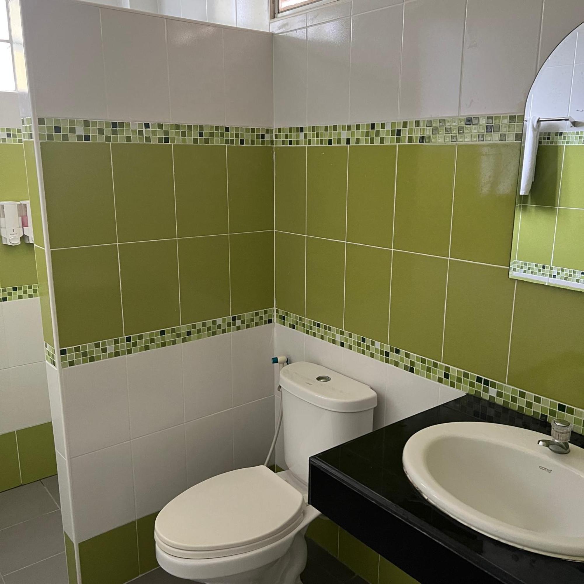 Kata Villa Merit Hill Bungalows Karon Bagian luar foto